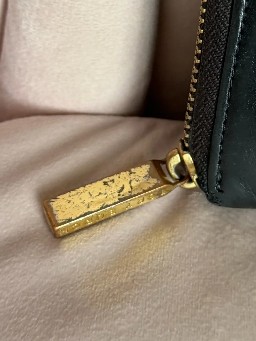 Tory Burch Carson Zip Continental Black Leather Wallet